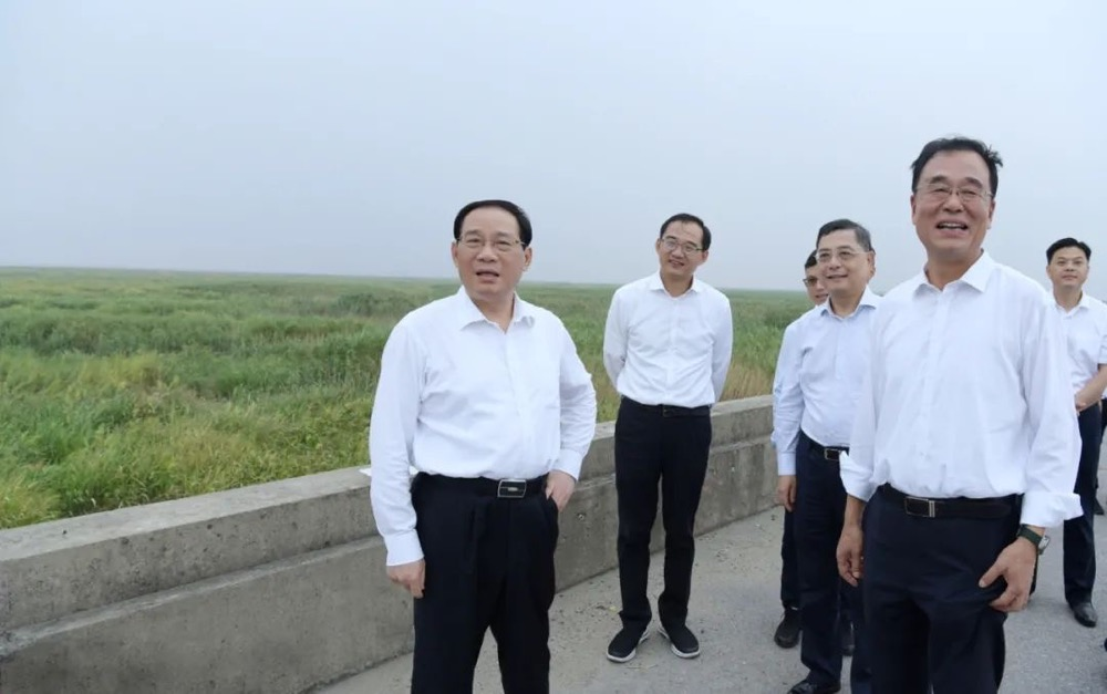 李强今天在横沙岛调研，要求打造匹配超大城市目标定位的绿色生态农业发展高地！